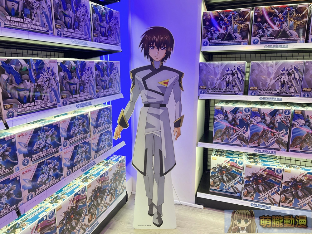 「Figure-rise Standard 拉克絲GUNDAM BASE 配色」、鋼彈SEEDFREEDOM 形象配色展示架於台北鋼彈旗艦店販售中 11 gundambasetwfrlacusspecialgoods07
