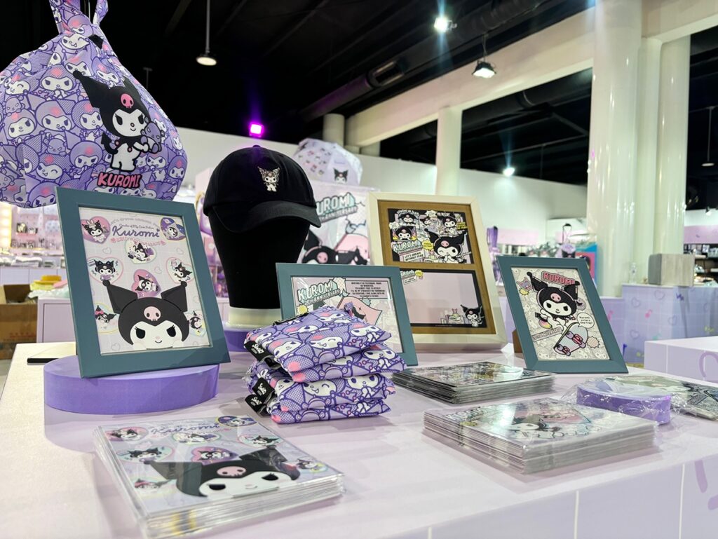 「酷洛米20週年快閃店」6月20日起於高雄駁二藝術特區開設 巨型趴姿酷洛米亮相 6 2025juneKuromi20thpier2news08