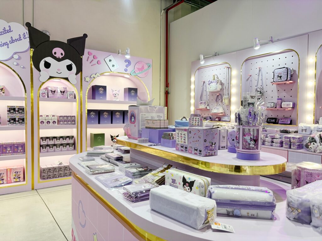 「酷洛米20週年快閃店」6月20日起於高雄駁二藝術特區開設 巨型趴姿酷洛米亮相 9 2025juneKuromi20thpier2news11