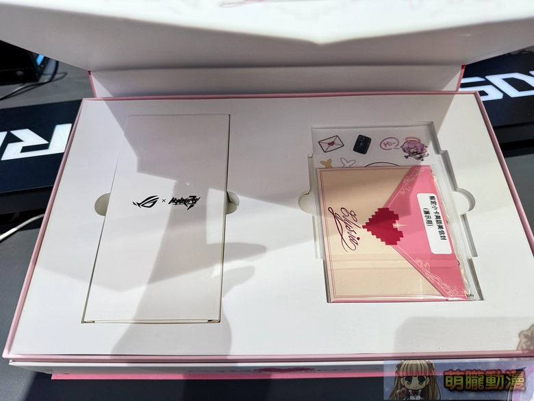 ROG x《崩壞 3rd》「愛莉希雅限定禮盒」ROG三創旗艦店展示中 4 roghi3elysiaspecialcollection07