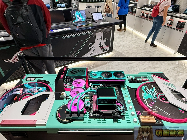 「ROG x Hatsune Miku 快閃店」 10月24日起於三創限時開設 14 2025octROGHatsuneMikutwsyntrendsec01