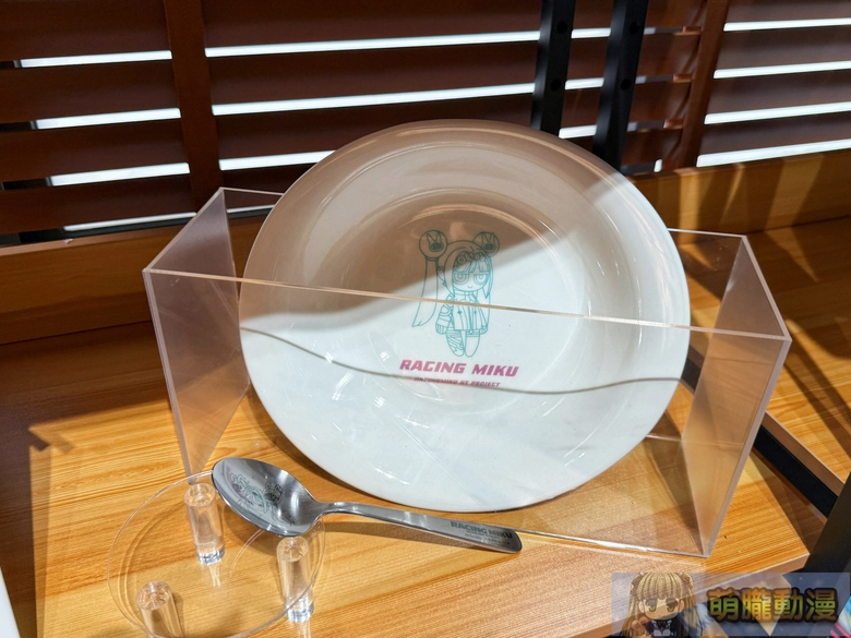 「RACING MIKU 2026 ver. 聯名咖啡廳 in A-BASE 」 7月17日-8月16日於西門開設 32 2026racingmikupopabasetwevent22