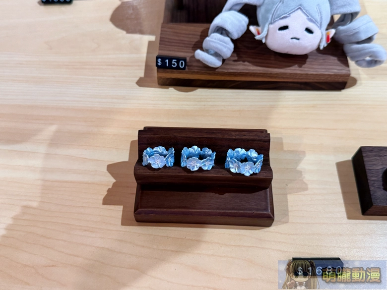 「2026 XRAGE ASIA POP-UP STORE in 漫畫博覽會」將推出《葬送的芙莉蓮》、《排球少年!!》、《鋼之鍊金術師》、《hololive》聯名商品 11