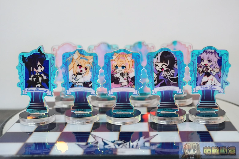 Shining Stars on the Chessboard: Unboxing the "Advent VS Justice" × More Fun Café Acrylic Magnetic Chessboard Set 9 morefunadventvsjusticechess02