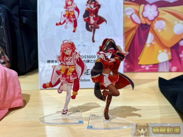 XRAGE 攜手 hololive 櫻巫女與寶鐘瑪琳推出「MikoMari」聯名服飾系列 21