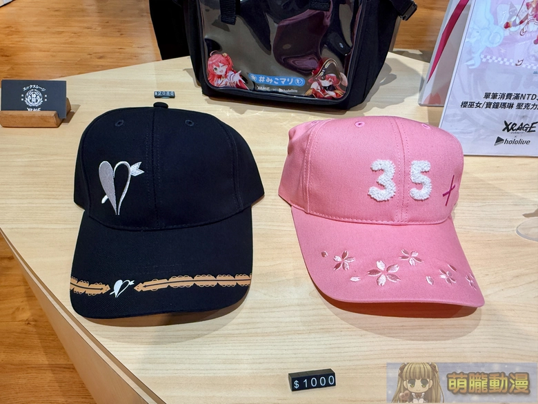 XRAGE 攜手 hololive 櫻巫女與寶鐘瑪琳推出「MikoMari」聯名服飾系列 18